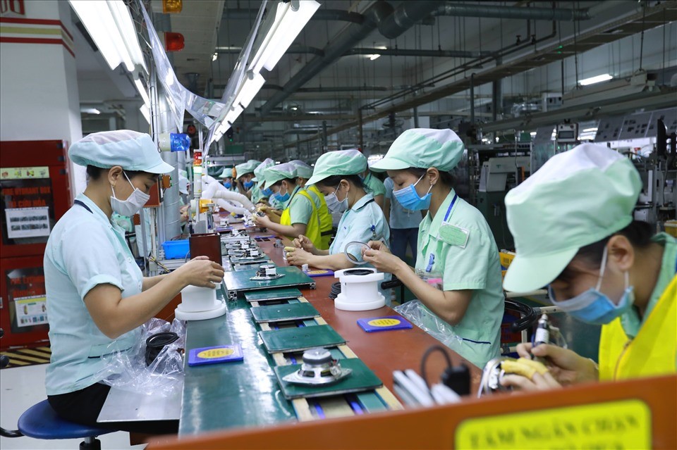 Để lao động nữ được “trọn vẹn” với thiên chức làm mẹ - ảnh 2