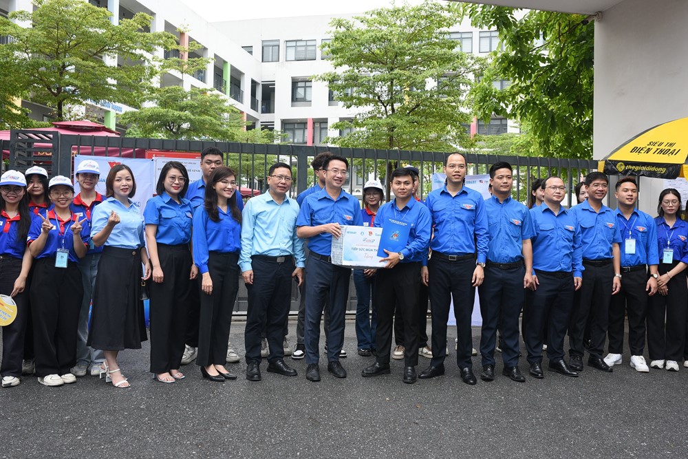 Tuổi trẻ Thủ đô tiếp sức mùa thi tốt nghiệp THPT 2024 - ảnh 1