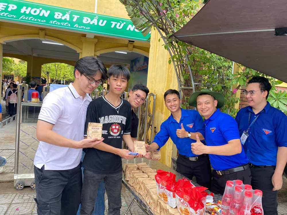 Tuổi trẻ Thủ đô tiếp sức mùa thi tốt nghiệp THPT 2024 - ảnh 4