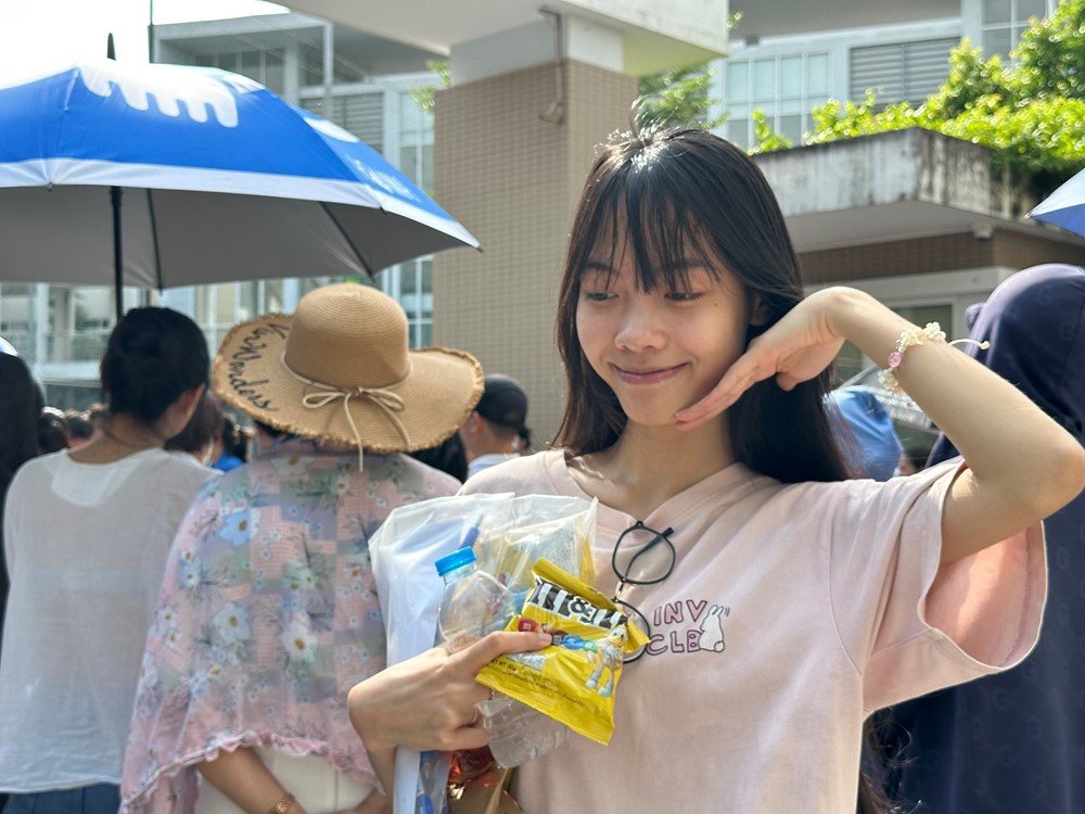 Kết thúc môn thi cuối kỳ thi tốt nghiệp THPT 2024: Nhiều sĩ tử thở phào nhẹ nhõm - ảnh 1