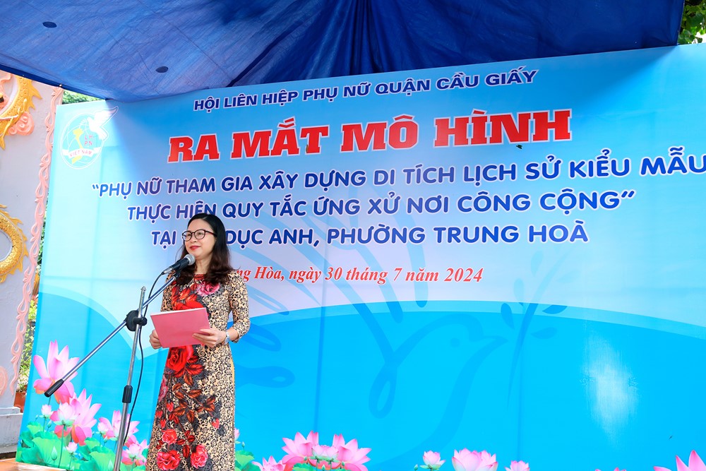 Phụ nữ Cầu Giấy tham gia xây dựng Khu di tích lịch sử văn hóa kiểu mẫu thực hiện Quy tắc ứng xử nơi công cộng - ảnh 3