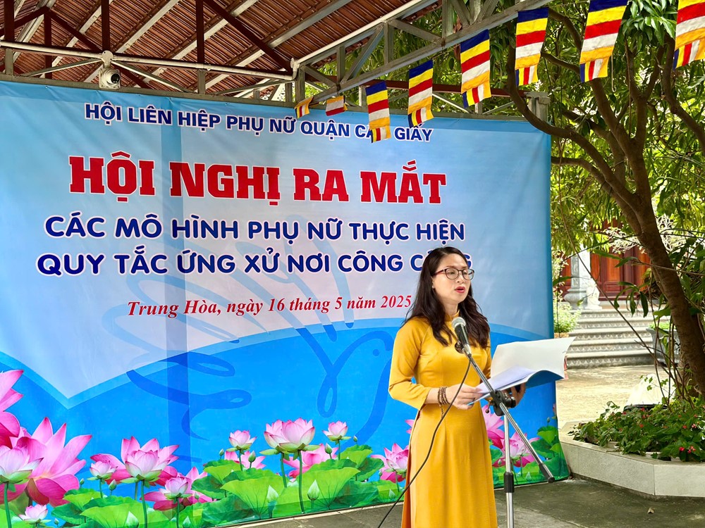 Ra mắt các mô hình phụ nữ thực hiện quy tắc ứng xử nơi công cộng - ảnh 2