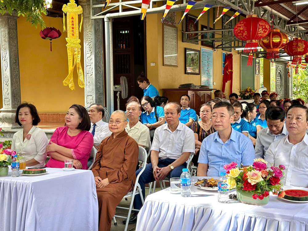 Ra mắt các mô hình phụ nữ thực hiện quy tắc ứng xử nơi công cộng - ảnh 1