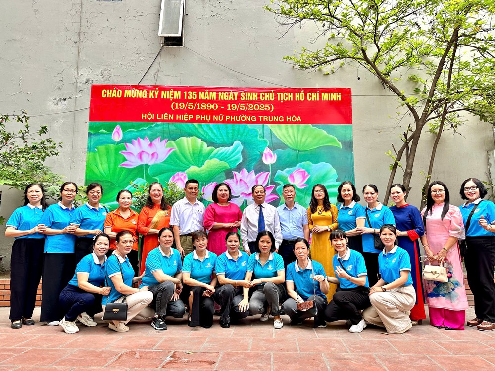 Ra mắt các mô hình phụ nữ thực hiện quy tắc ứng xử nơi công cộng - ảnh 6