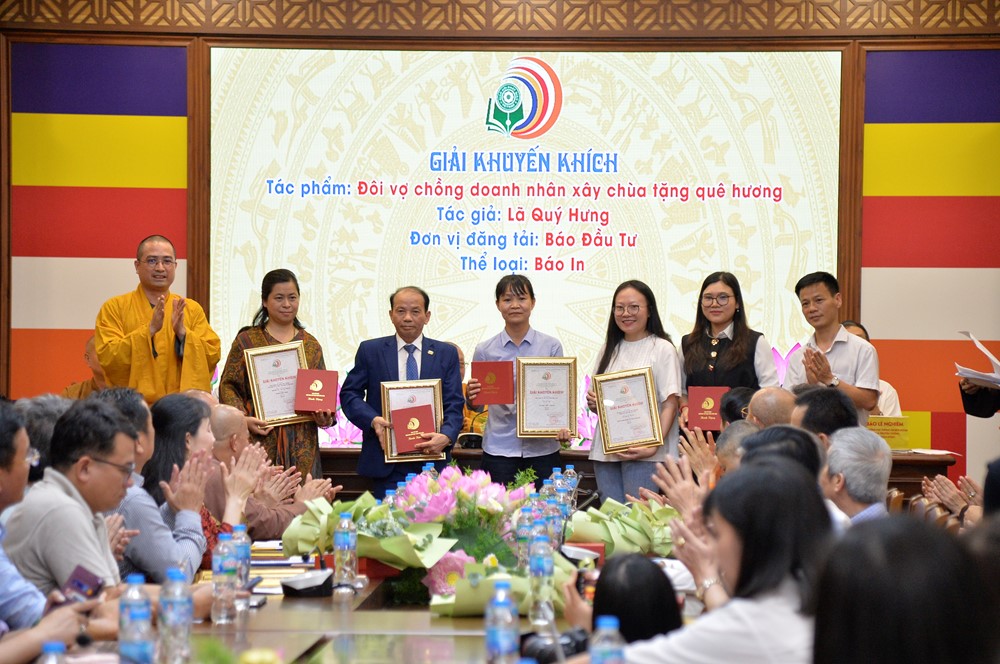 36 tác phẩm xuất sắc nhất viết về Phật giáo - ảnh 3