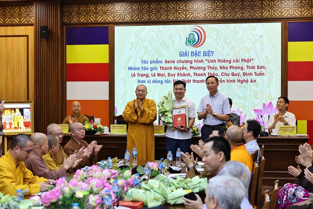 36 tác phẩm xuất sắc nhất viết về Phật giáo - ảnh 2