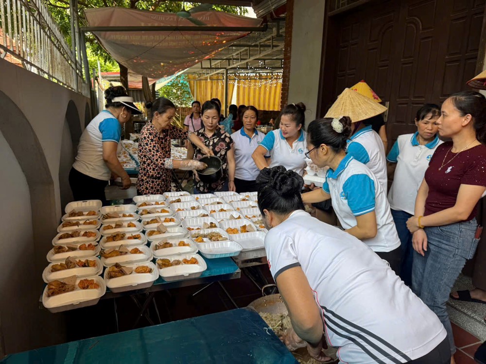  “Bữa ăn trưa 0 đồng” tiếp sức mùa thi nơi ngoại ô Hà Nội  - ảnh 4
