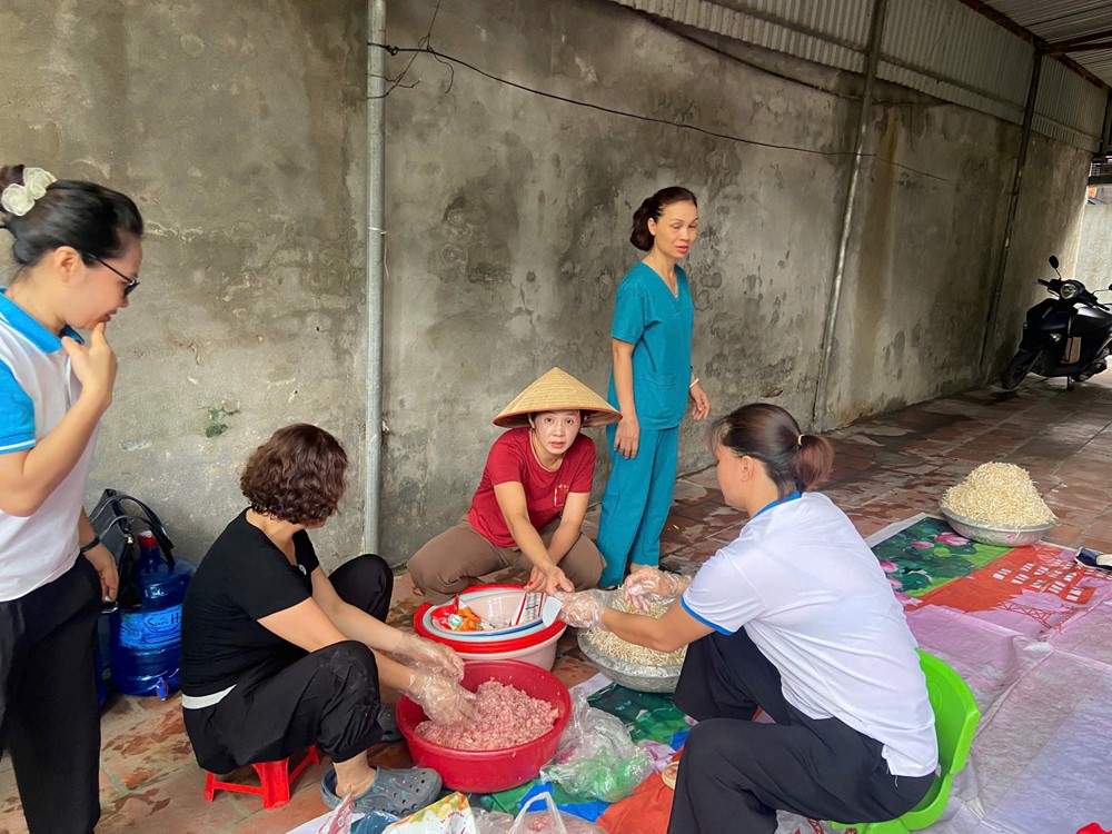  “Bữa ăn trưa 0 đồng” tiếp sức mùa thi nơi ngoại ô Hà Nội  - ảnh 2