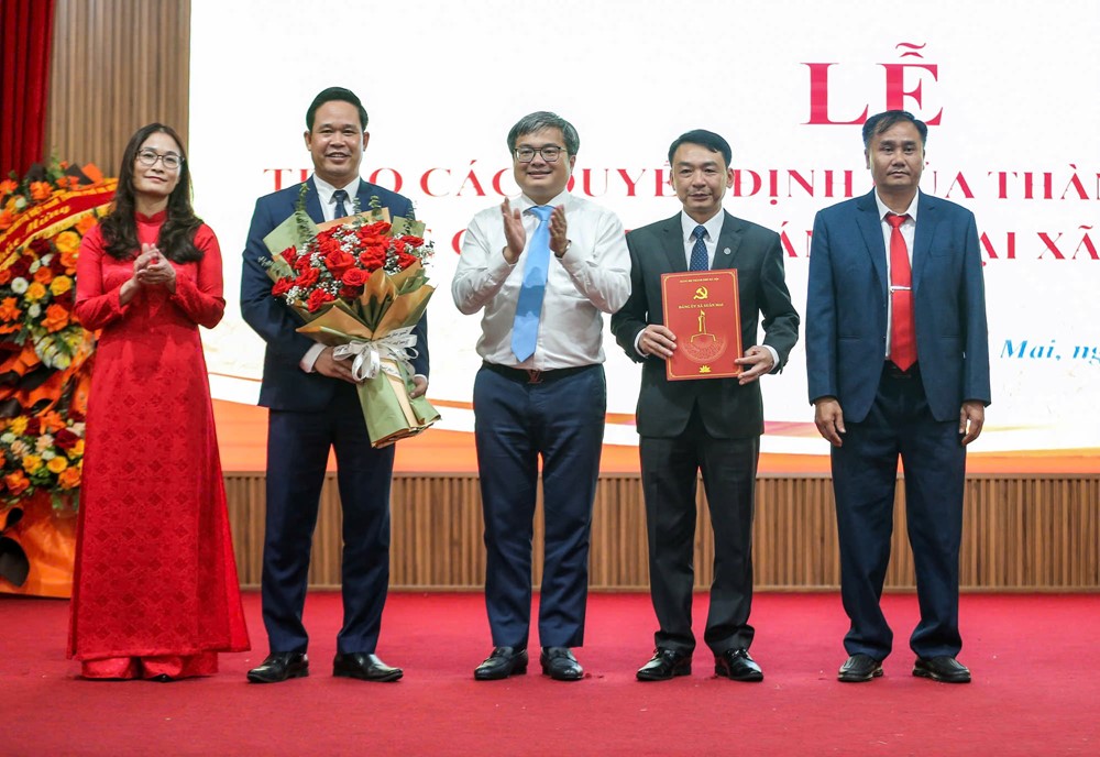 Công bố nhân sự chủ chốt tại phường Chương Mỹ, xã Phú Nghĩa và Xuân Mai - ảnh 9