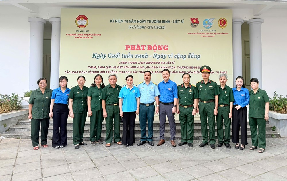 Phụ nữ, thanh niên và cựu chiến binh phường Nghĩa Đô ra quân Ngày cuối tuần xanh - ảnh 4