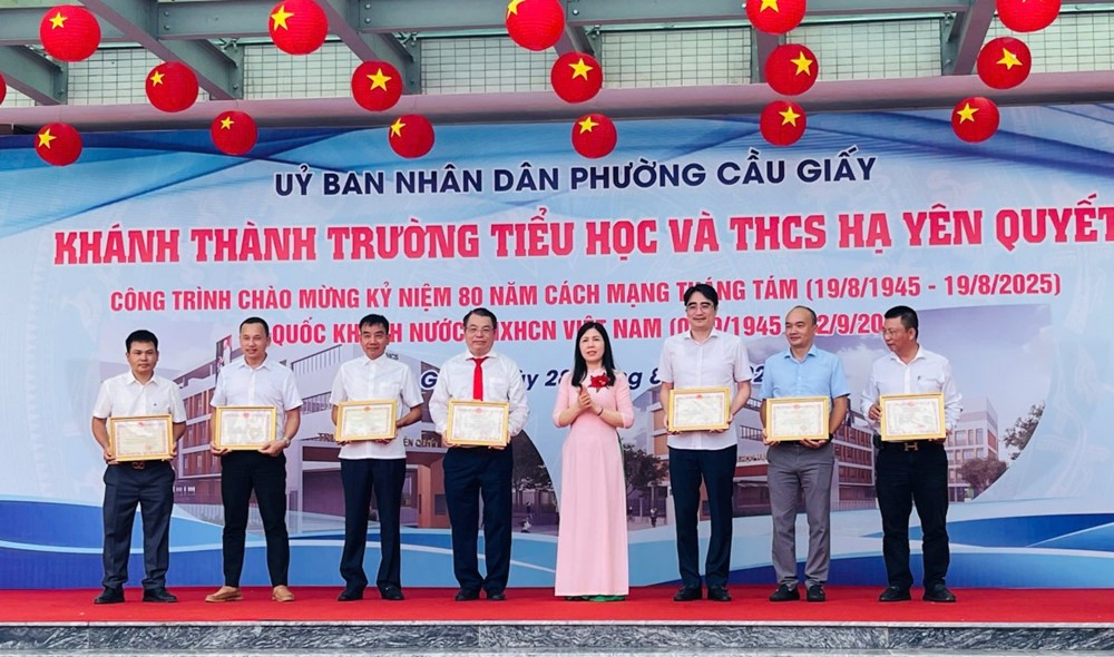 Phường Cầu Giấy gắn biển công trình chào mừng Quốc khánh 2/9 - ảnh 4