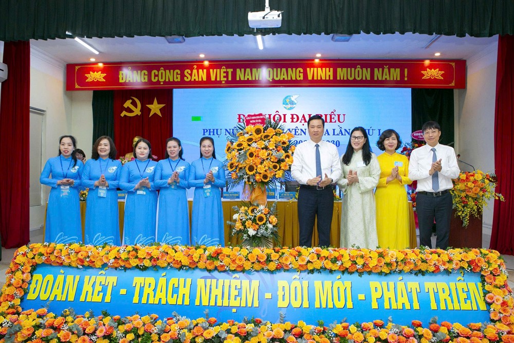 Phụ nữ Yên Hòa giữ gìn hạnh phúc gia đình, xây dựng phường văn minh hiện đại - ảnh 3