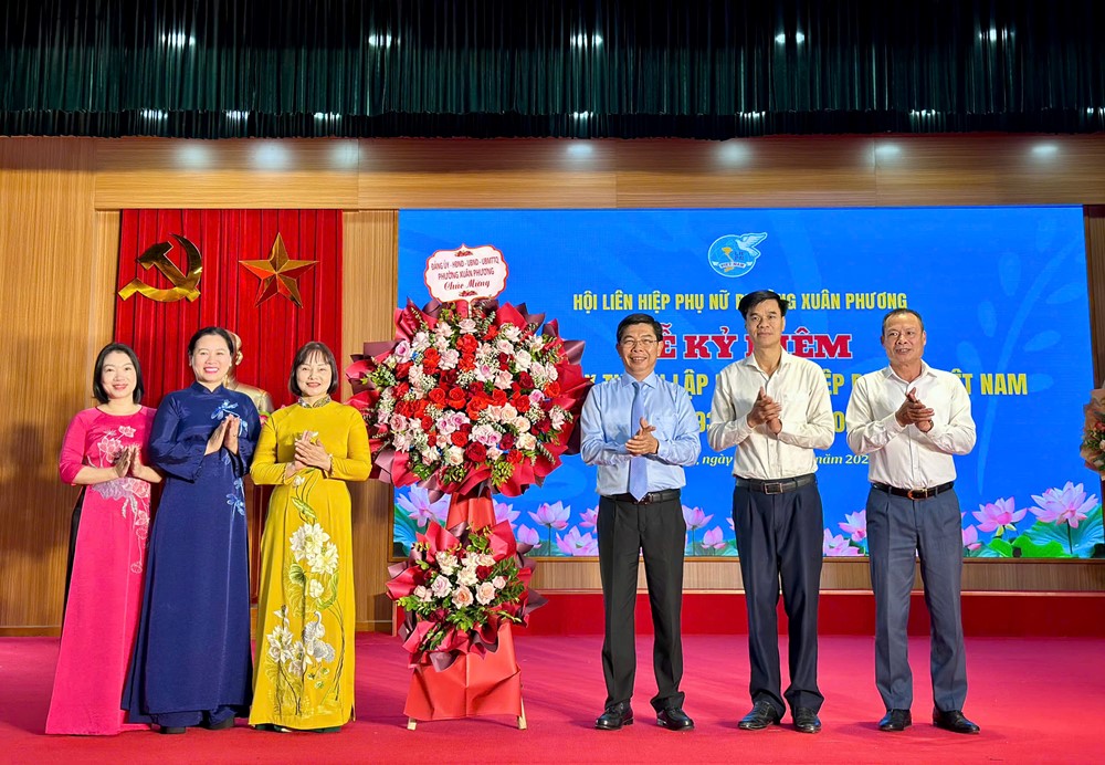 Phụ nữ Xuân Phương góp phần xây dựng phường văn minh, hạnh phúc - ảnh 6