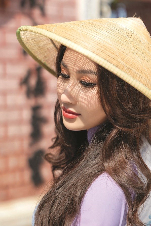 Người đẹp Đoàn Hồng Trang đem vẻ đẹp thuần Việt đến Miss Global 2022 - ảnh 2