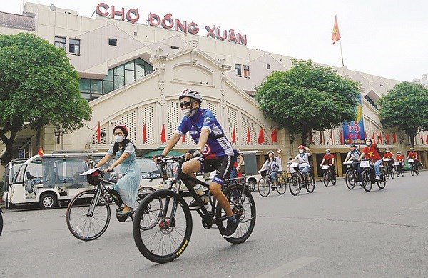 Khám phá Hà Nội bằng xe đạp - ảnh 2