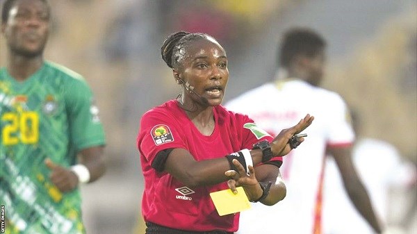 Hành trình tới World Cup của nữ trọng tài người Rwanda - ảnh 1