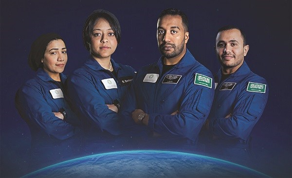 Nữ phi hành gia Ả-Rập đầu tiên bay vào vũ trụ - ảnh 1