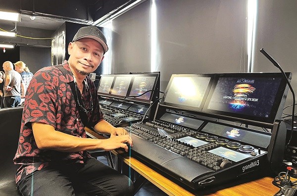 Đạo diễn Phạm Hoàng Nam: Muốn đem công nghệ biểu diễn tiên tiến thế giới về Việt Nam - ảnh 1
