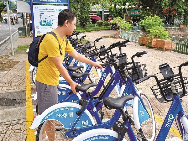 Khám phá Hà Nội trên xe đạp công cộng - ảnh 1