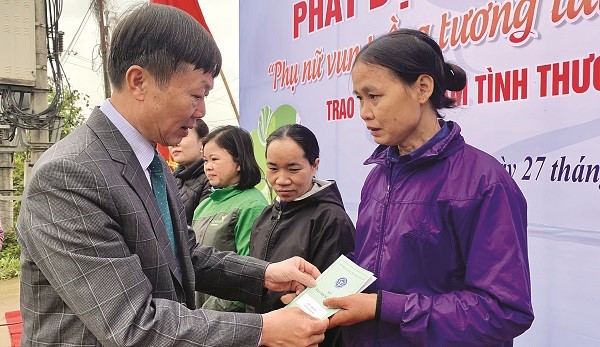 Rộn ràng chào đón ngày của giới nữ - ảnh 2