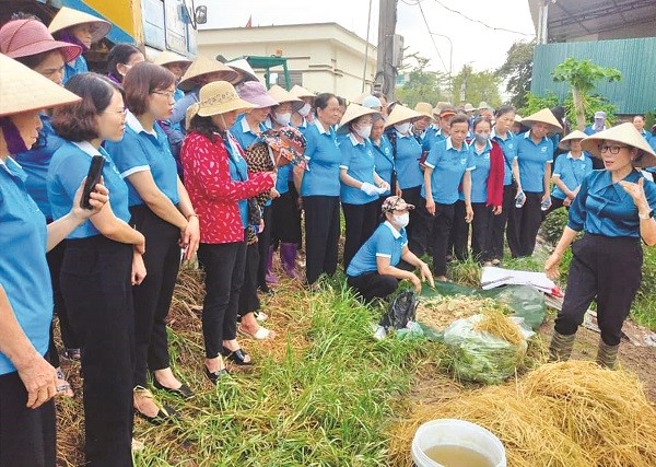 Nhân lên cái đẹp từ cuộc vận động “Phụ nữ Thủ đô ứng xử đẹp” - ảnh 1