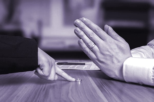 Ly hôn rồi sao còn đau mãi thế? - ảnh 1