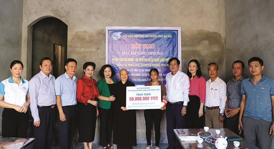 Phụ nữ cao tuổi nêu gương sáng - ảnh 2