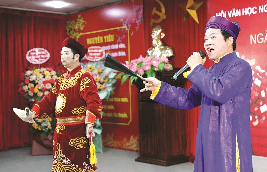 Trách nhiệm của nhà thơ với nghệ thuật và xã hội - ảnh 2