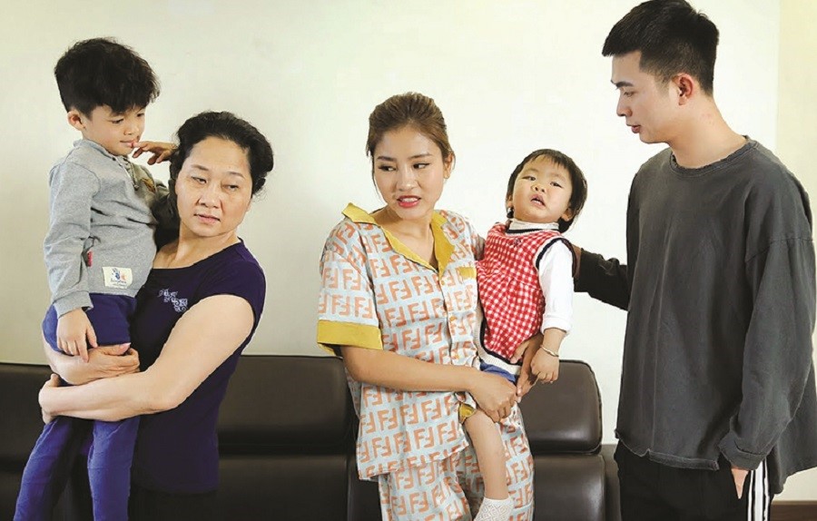 Mẹ hãy ly hôn đi - ảnh 1
