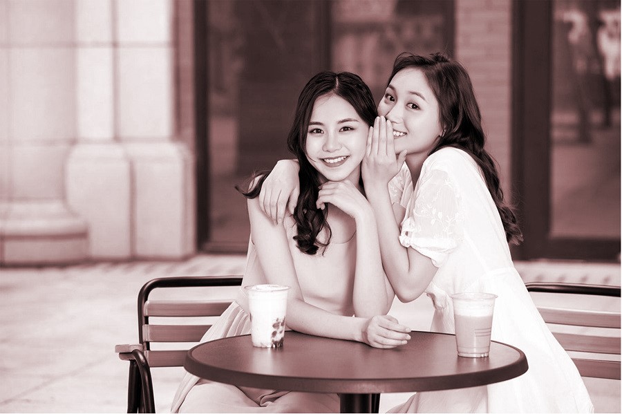 Chị chồng ở nhà bên - ảnh 1
