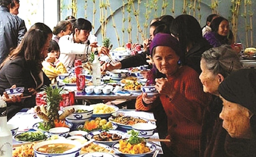 Một ngày hai lần làm giỗ cha... - ảnh 1
