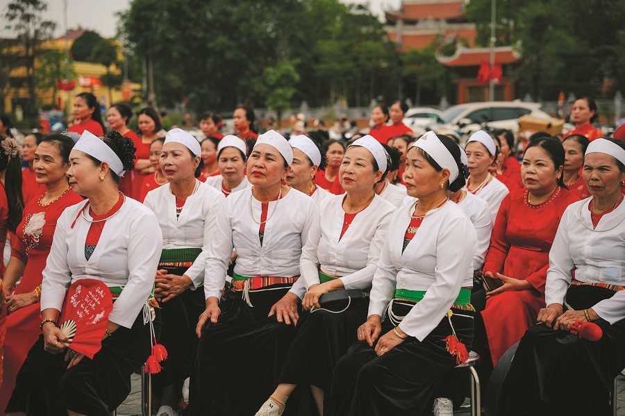 Phụ nữ dân tộc thiểu số gìn giữ văn hóa dân tộc - ảnh 2