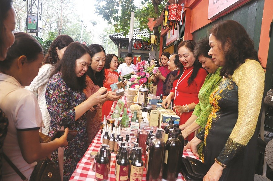 Khơi dậy tinh thần sáng tạo, dám nghĩ, dám làm của phụ nữ - ảnh 2