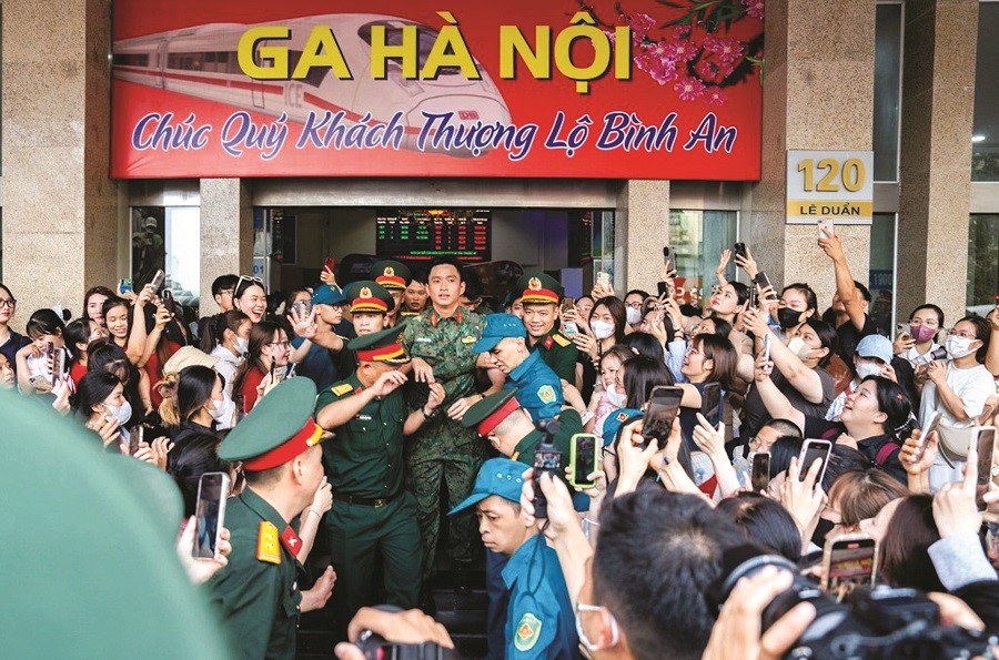 Hai mặt của “trào lưu thần tượng” ở Việt Nam - ảnh 2