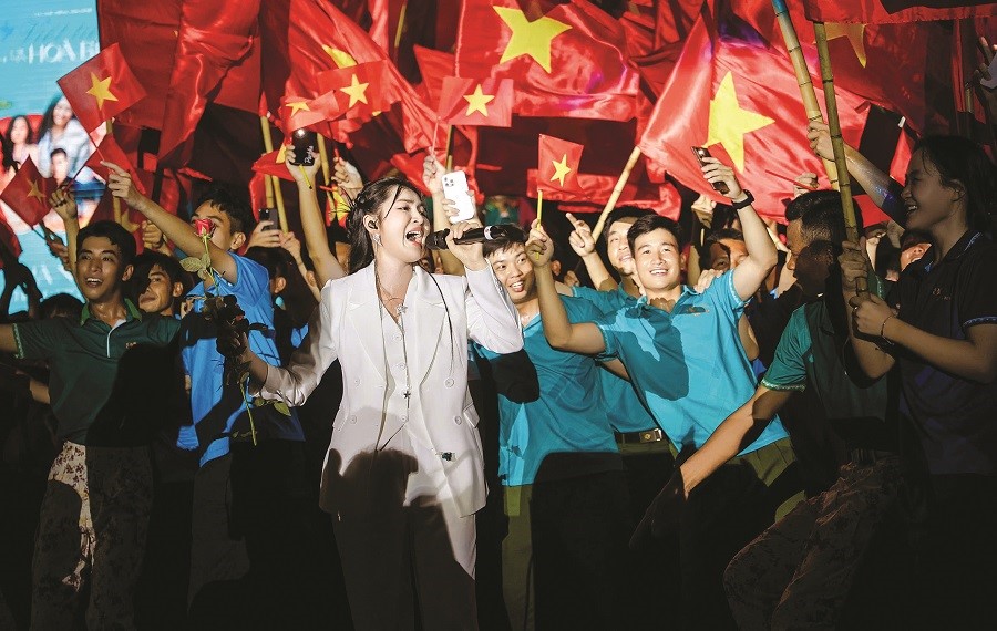 Hát tiếp lời “nguyện thề vì bình yên” - ảnh 2
