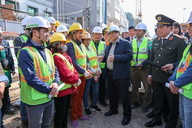 Thủ tướng kiểm tra hiện trường, thúc đẩy tiến độ dự án đường sắt Nhổn - ga Hà Nội - ảnh 2