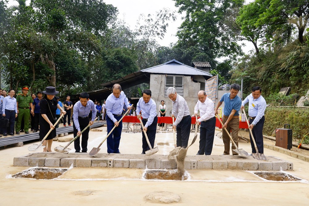 Chùm ảnh: Thủ tướng Phạm Minh Chính tham gia khởi công, đào móng nhà cho hộ nghèo - ảnh 10