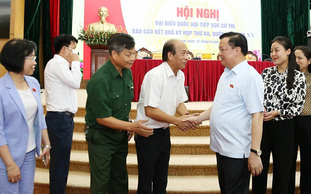 Bí thư Thành ủy Hà Nội tiếp xúc với cử tri huyện Đông Anh và hai quận Hoàn Kiếm, Long Biên  - ảnh 1