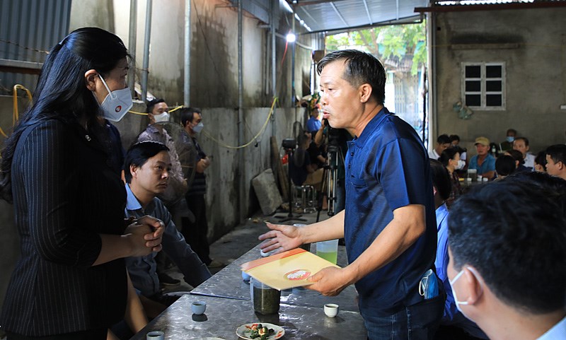  Thăm hỏi, động viên gia đình nạn nhân vụ cháy tại huyện Thanh Oai - ảnh 1