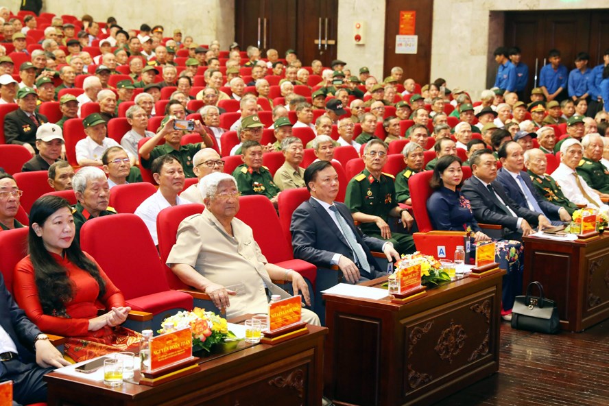 Kỷ niệm 50 năm “Chiến thắng trở về”: Hà Nội gặp mặt hơn 550 chiến sĩ cách mạng bị địch bắt tù đày - ảnh 1