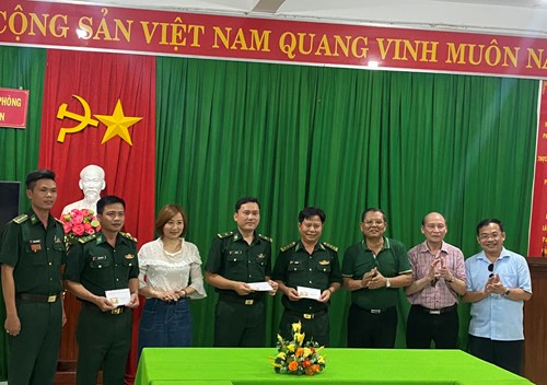 Phóng viên Thủ đô đến với chiến sĩ Biên phòng tỉnh Kiên Giang - ảnh 3