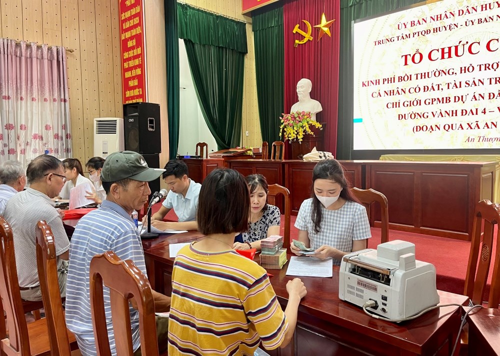 109 hộ dân xã An Thượng được nhận tiền bồi thường GPMB dự án đường Vành đai 4 - ảnh 1