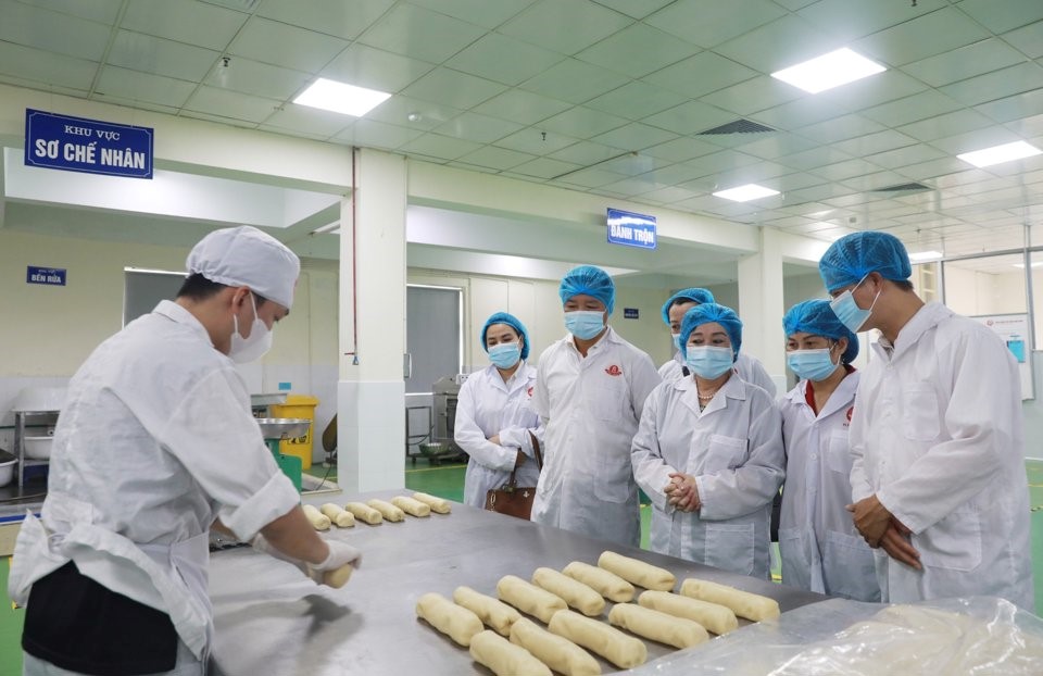 Đẩy mạnh tuyên truyền để người tiêu dùng tự hào khi lựa chọn hàng Việt - ảnh 1