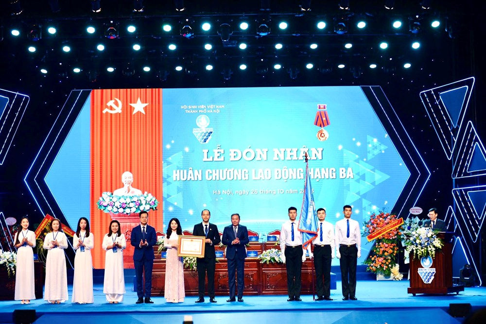 Ðại hội đại biểu Hội Sinh viên Việt Nam thành phố Hà Nội lần thứ VIII thành công tốt đẹp - ảnh 2