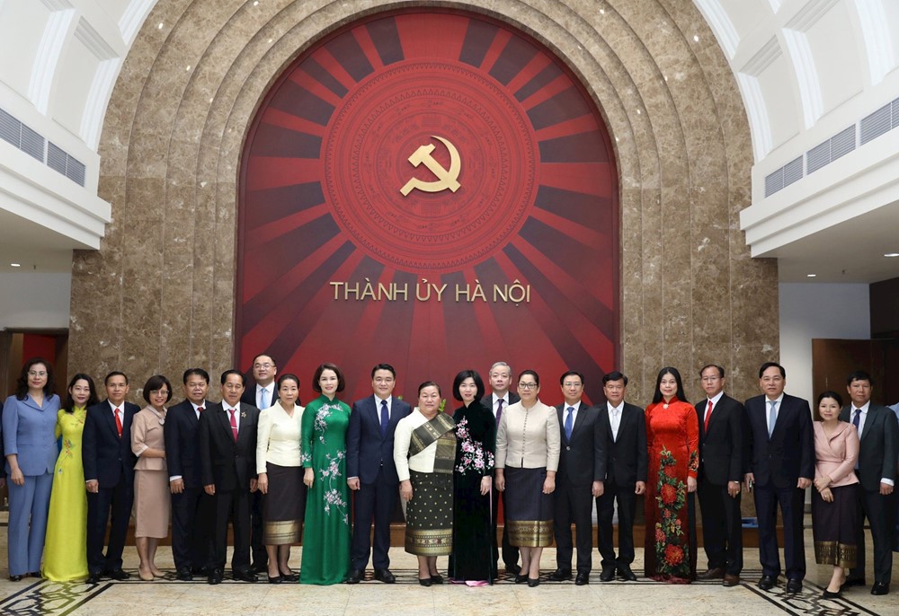 Đoàn đại biểu HĐND thành phố Hà Nội và Thủ đô Viêng Chăn (Lào) ký kết thỏa thuận hợp tác - ảnh 2