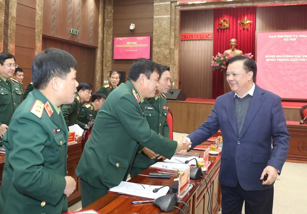 Ban Thường vụ Quân ủy Trung ương tăng cường phối hợp chặt chẽ với Ban Thường vụ Thành ủy Hà Nội - ảnh 1