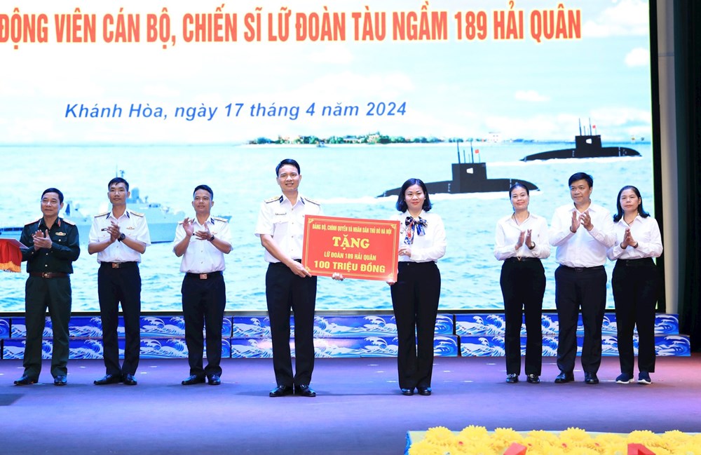 Đoàn công tác thành phố Hà Nội dâng hương tưởng niệm các anh hùng, liệt sĩ tại Cam Ranh - ảnh 1
