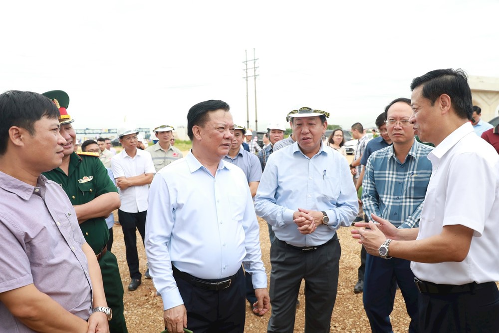 Đẩy nhanh các phần việc, nhanh chóng tháo gỡ khó khăn GPMB các công trình ngầm, nổi, nhất là đường dây 500 - ảnh 1