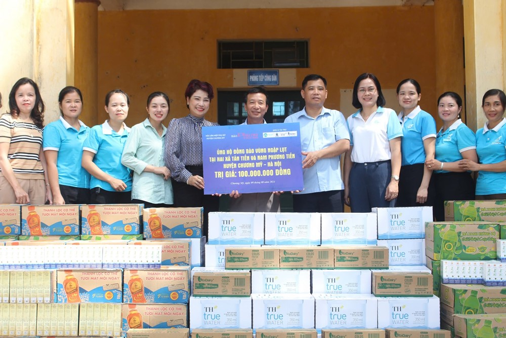 ​Báo Phụ nữ Thủ đô chia sẻ khó khăn với nhân dân vùng “rốn lũ” huyện Chương Mỹ - ảnh 3