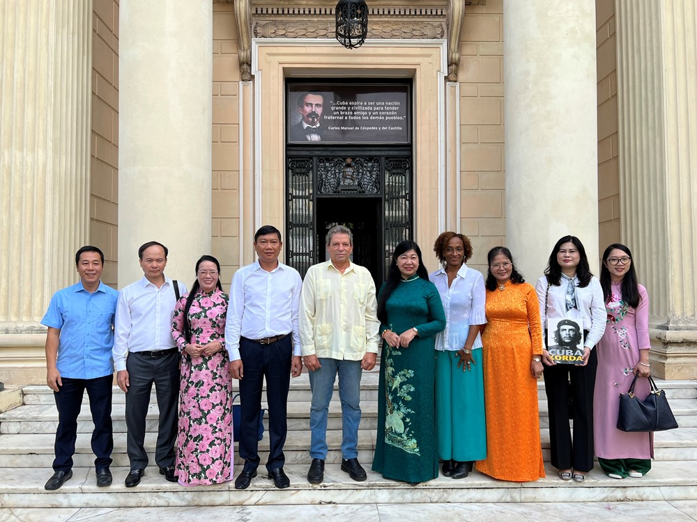 Đoàn Đại biểu thành phố Hà Nội làm việc với lãnh đạo viện Cuba hữu nghị với các dân tộc - ảnh 2